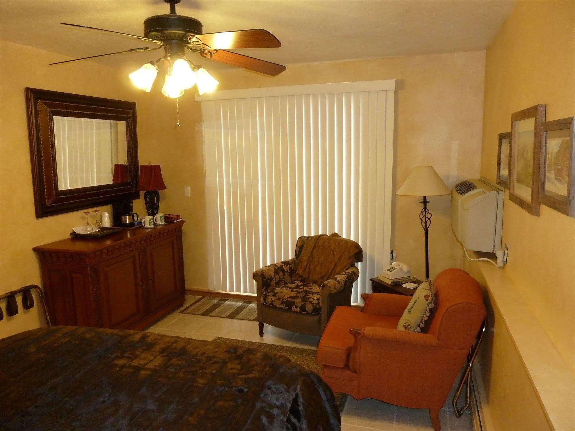 Bad Rock Bed And Breakfast Inn Columbia Falls Esterno foto